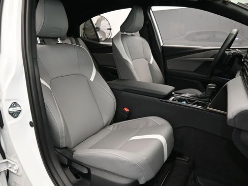 Used 2026 Toyota Camry SE w/ Convenience Package image 48