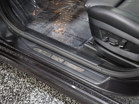 Used 2013 BMW 550i Gran Turismo xDrive image 36