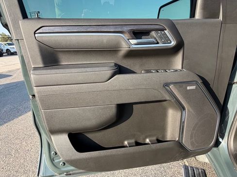 Used 2025 Chevrolet Silverado 1500 LTZ w/ LTZ Premium Package AWD/4WD image 14