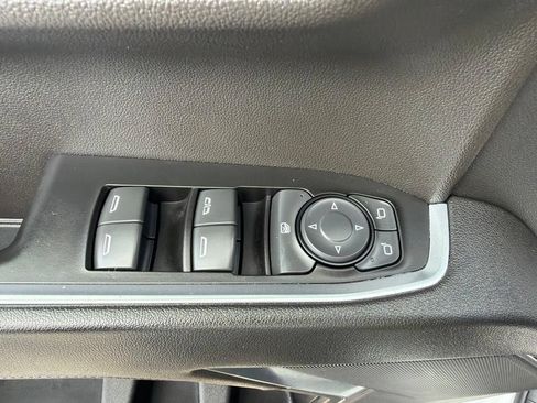 Used 2022 Chevrolet Silverado 1500 LT AWD/4WD image 27