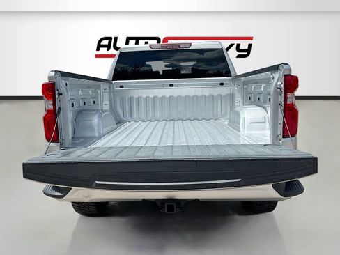 Used 2019 Chevrolet Silverado 1500 Custom w/ Custom Value Package RWD image 24