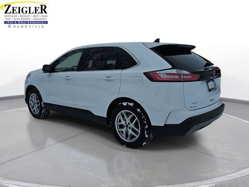 Used 2024 Ford Edge SEL image 7