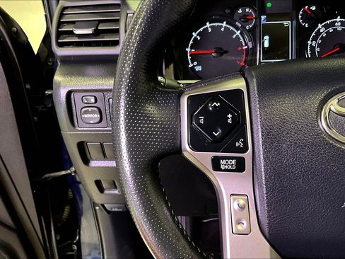 Used 2024 Toyota 4Runner SR5 Premium w/ Moonroof Package AWD/4WD image 11