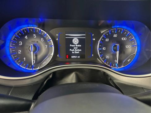 Used 2018 Chrysler Pacifica Touring Plus w/ S Appearance Package FWD image 23