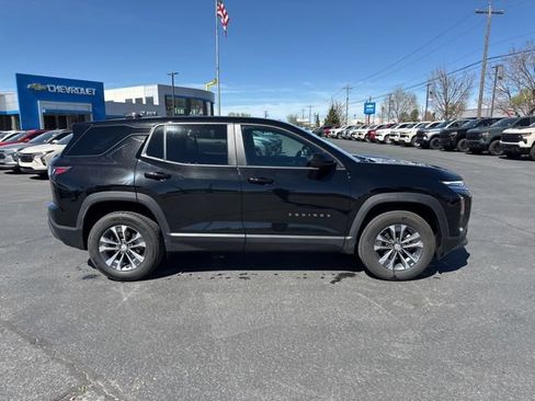 Used 2026 Chevrolet Equinox LT AWD/4WD image 8
