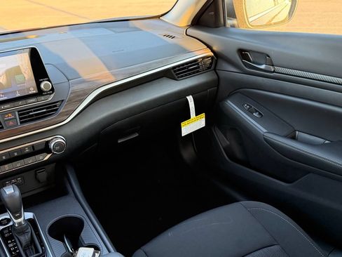New 2026 Nissan Altima 2.5 SV FWD image 10