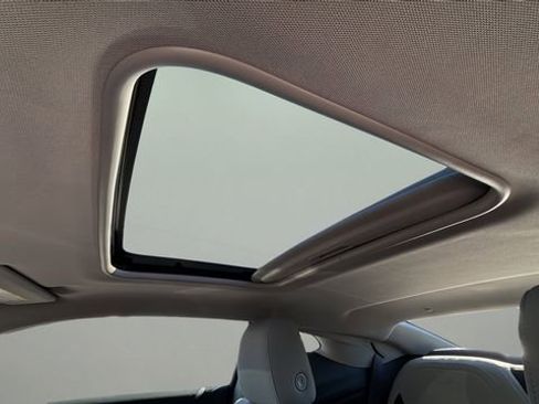 Used 2021 Chevrolet Camaro SS w/ Wild Cherry Design Package 1 image 19