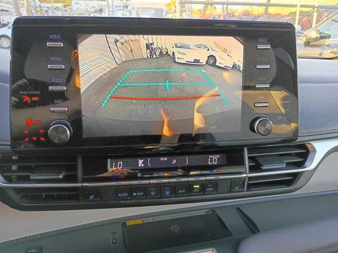 Used 2022 Toyota Sienna XSE image 20