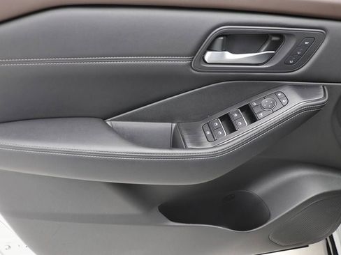 Used 2023 Nissan Rogue SL w/ SL Premium Package image 15