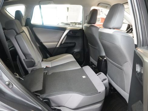 Used 2015 Toyota RAV4 LE AWD/4WD image 29