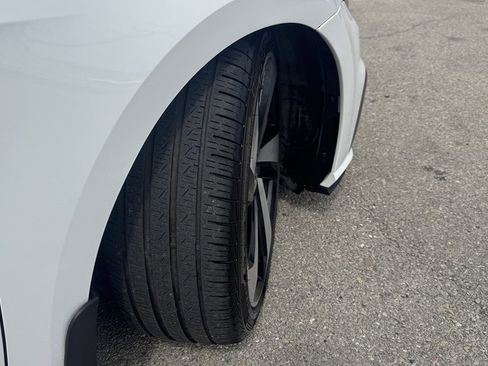 Used 2019 Volkswagen GTI SE FWD image 12