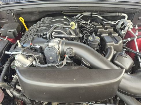 Used 2025 Dodge Durango GT AWD/4WD image 25