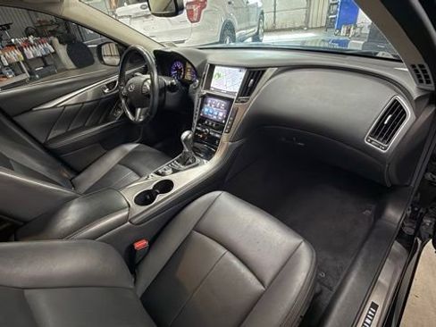 Used 2016 INFINITI Q50 3.0t Premium w/ Driver Assistance Package AWD/4WD image 17