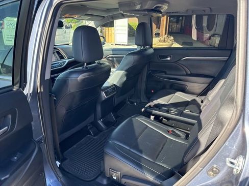 Used 2015 Toyota Highlander Limited image 13