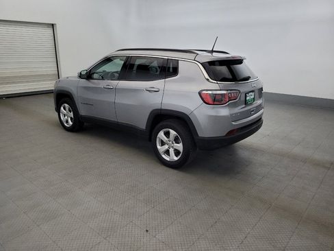 Used 2017 Jeep Compass Latitude w/ Popular Equipment Group AWD/4WD image 3