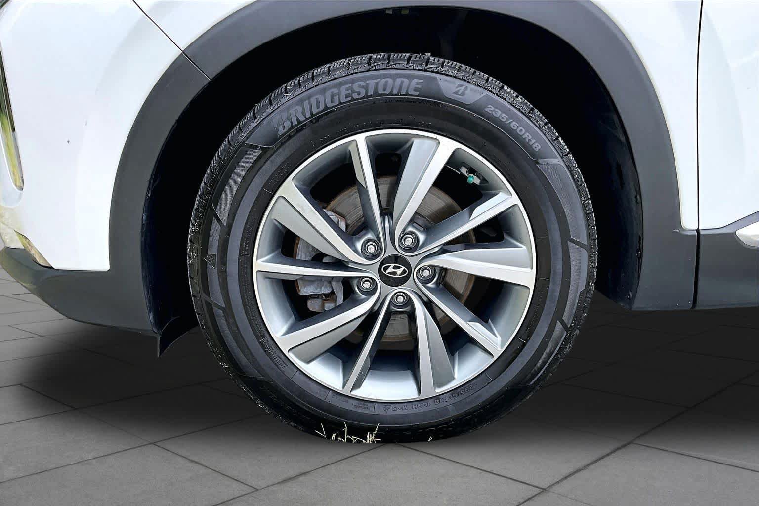 Used 2019 Hyundai Santa Fe SEL FWD image 10