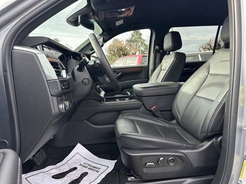 Certified 2025 GMC Yukon XL Denali image 8