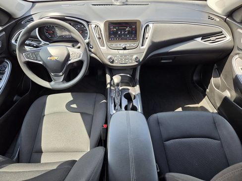 Used 2025 Chevrolet Malibu LT FWD image 12