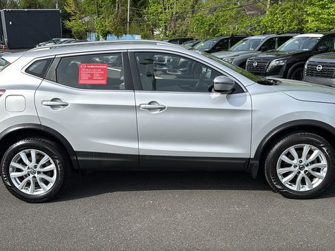 Used 2020 Nissan Rogue Sport SV AWD/4WD image 26