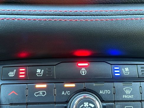 Used 2024 Dodge Durango GT image 4