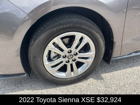Used 2022 Toyota Sienna XSE w/ XSE Plus Package AWD/4WD image 9