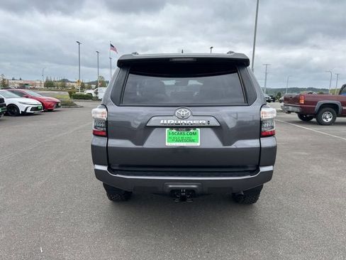 Used 2022 Toyota 4Runner SR5 Premium w/ Moonroof Package AWD/4WD image 8
