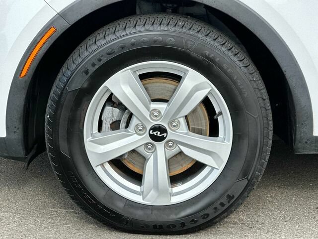Used 2023 Kia Sorento LX FWD image 34