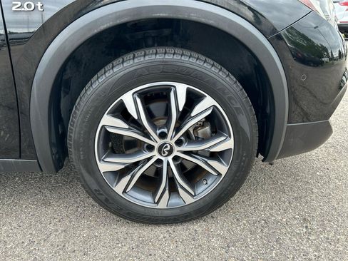 Used 2017 INFINITI QX30 Premium w/ Navigation Package AWD/4WD image 27