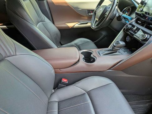 Used 2021 Toyota Venza XLE w/ Softex Package AWD/4WD image 20