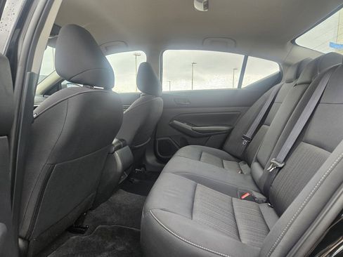 Used 2025 Nissan Altima 2.5 SV image 14