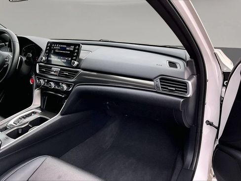 Used 2018 Honda Accord Sport image 30