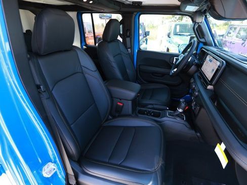 New 2026 Jeep Wrangler Sahara AWD/4WD image 27