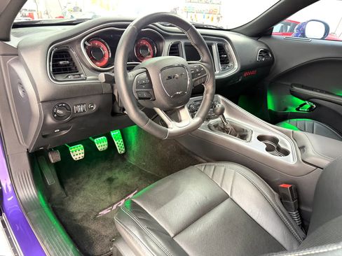 Used 2016 Dodge Challenger SRT Hellcat RWD image 5