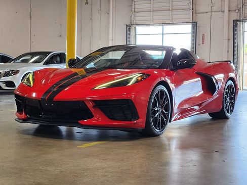 Used 2023 Chevrolet Corvette Stingray Premium Conv w/ Z51 Performance Package RWD image 4