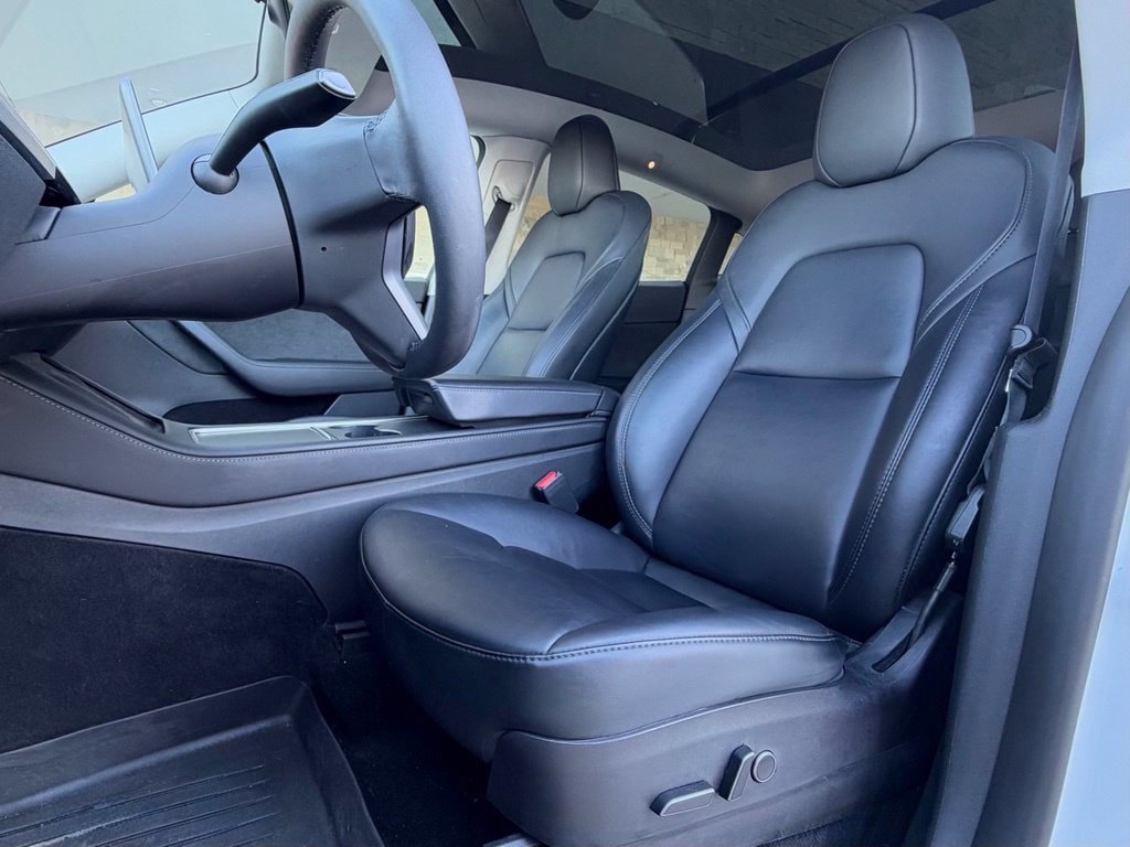 Used 2023 Tesla Model Y Long Range AWD/4WD image 3