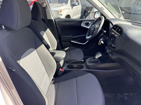 Used 2024 Kia Soul LX w/ Option Group 015 image 23