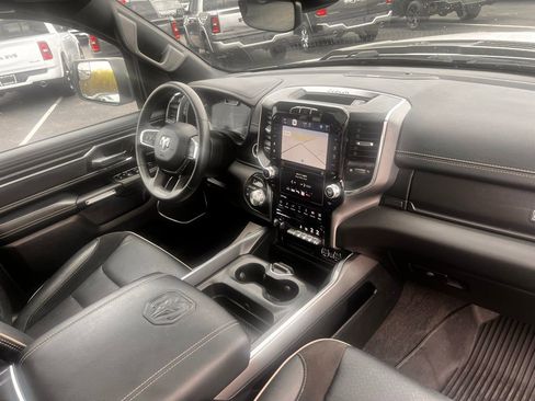 Used 2024 RAM 1500 Laramie AWD/4WD image 5