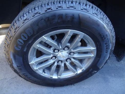 Used 2024 Chevrolet Colorado LT w/ LT Convenience Package image 19