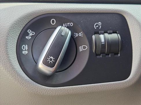 Used 2018 Audi Q3 2.0T Premium FWD image 13