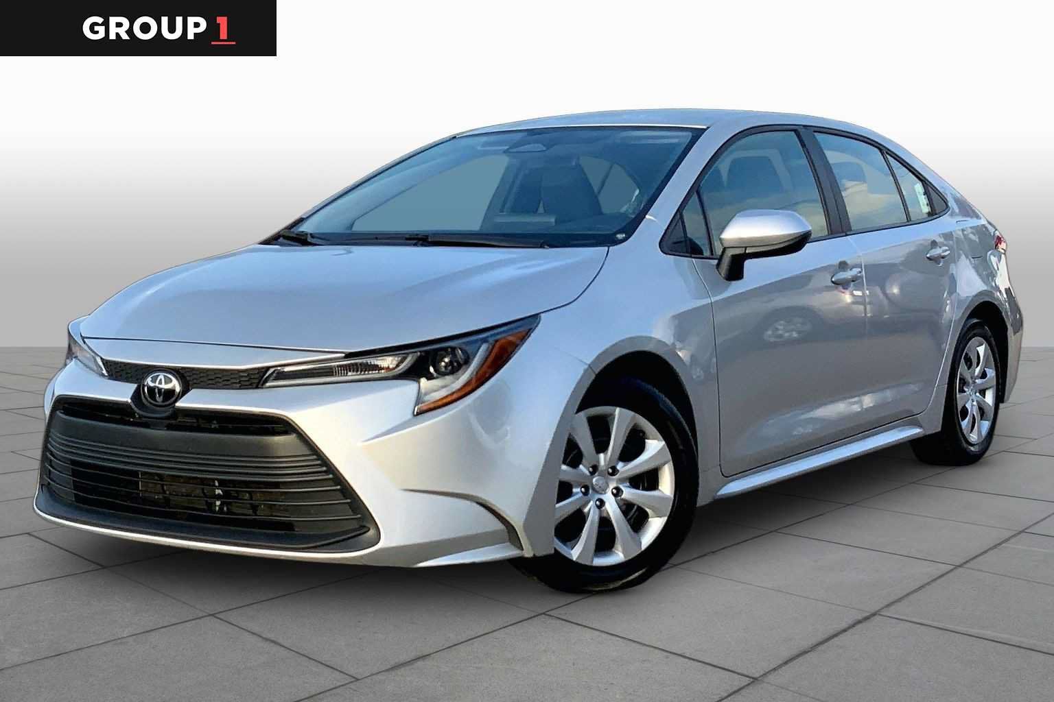 Used 2025 Toyota Corolla LE FWD image 1