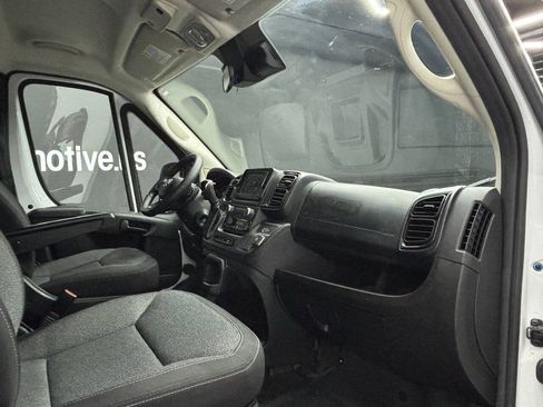 Used 2025 RAM ProMaster 2500 w/ U-Haul Equipment Group FWD image 29