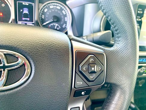 Used 2023 Toyota Tacoma SR5 RWD image 31
