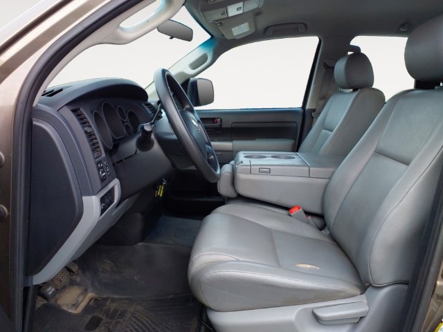 Used 2013 Toyota Tundra 4x4 Double Cab w/ Tow Pkg image 11