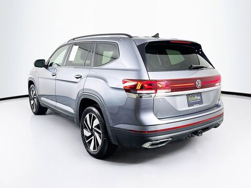 Used 2025 Volkswagen Atlas SE image 5