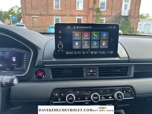 Used 2025 Honda Pilot Elite image 16