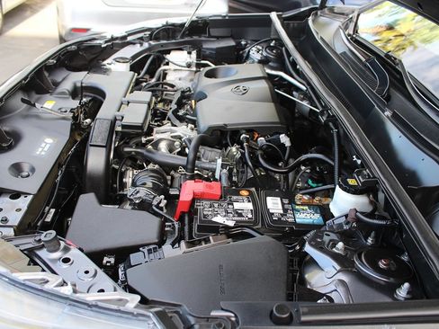 Used 2019 Toyota RAV4 LE w/ Carpet Mat Package FWD image 31