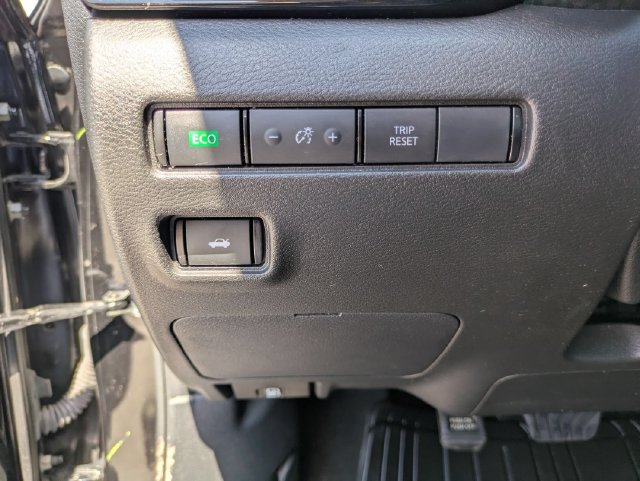Used 2023 Nissan Sentra SV w/ All-Weather Package FWD image 15