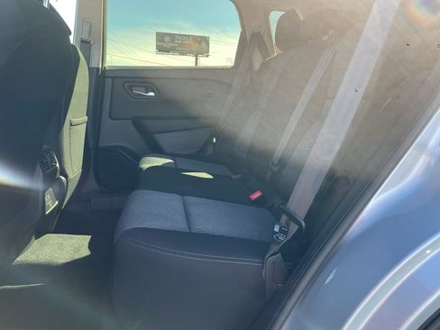 Certified 2025 Nissan Rogue SV AWD/4WD image 19