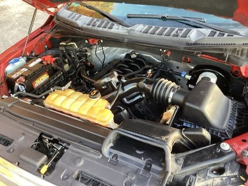 Used 2015 Ford F150 XLT image 15