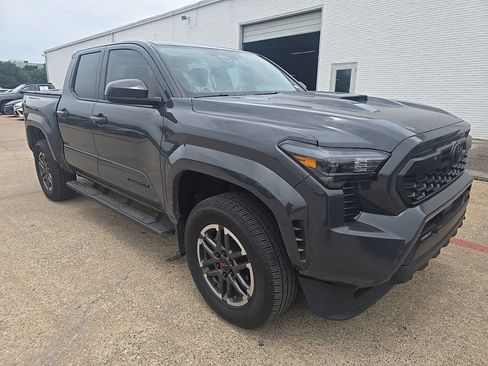 Used 2024 Toyota Tacoma TRD Sport AWD/4WD image 3
